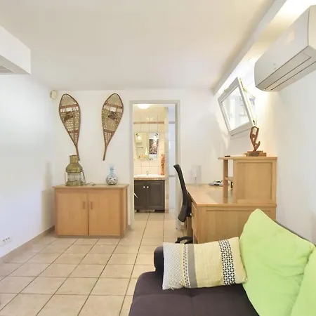 Family House With Swimming Pool & Sea View アンティーブ