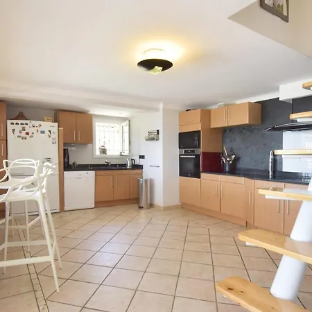 Family House With Swimming Pool & Sea View アンティーブ