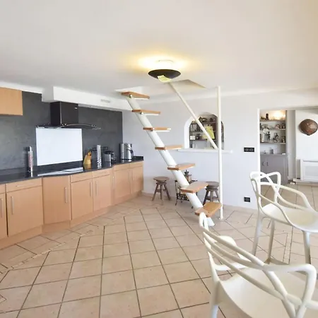 ヴィラ Family House With Swimming Pool & Sea View アンティーブ